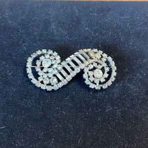 Vintage Kramer of New York Rhinestone Brooch